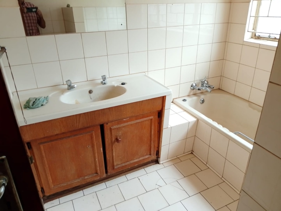 5 Bedroom Property for Sale in Roosheuwel North West